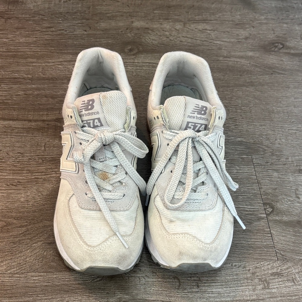 New Balance 574 Off-White / Light Gray Sneakers